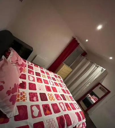 Apartmán Maisonette De Plain Pied A 5 A Pied De La Gare De Denain. *